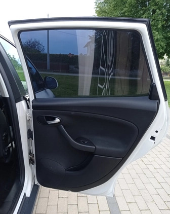 Seat Altea XL cena 29950 przebieg: 199271, rok produkcji 2011 z Knurów małe 254